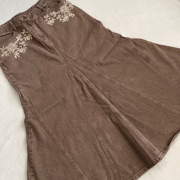 {VTG} Jeanology Collection | Cotton Denim Jean Panel Embroidered Maxi Skirt (10) - Picture 1 of 16